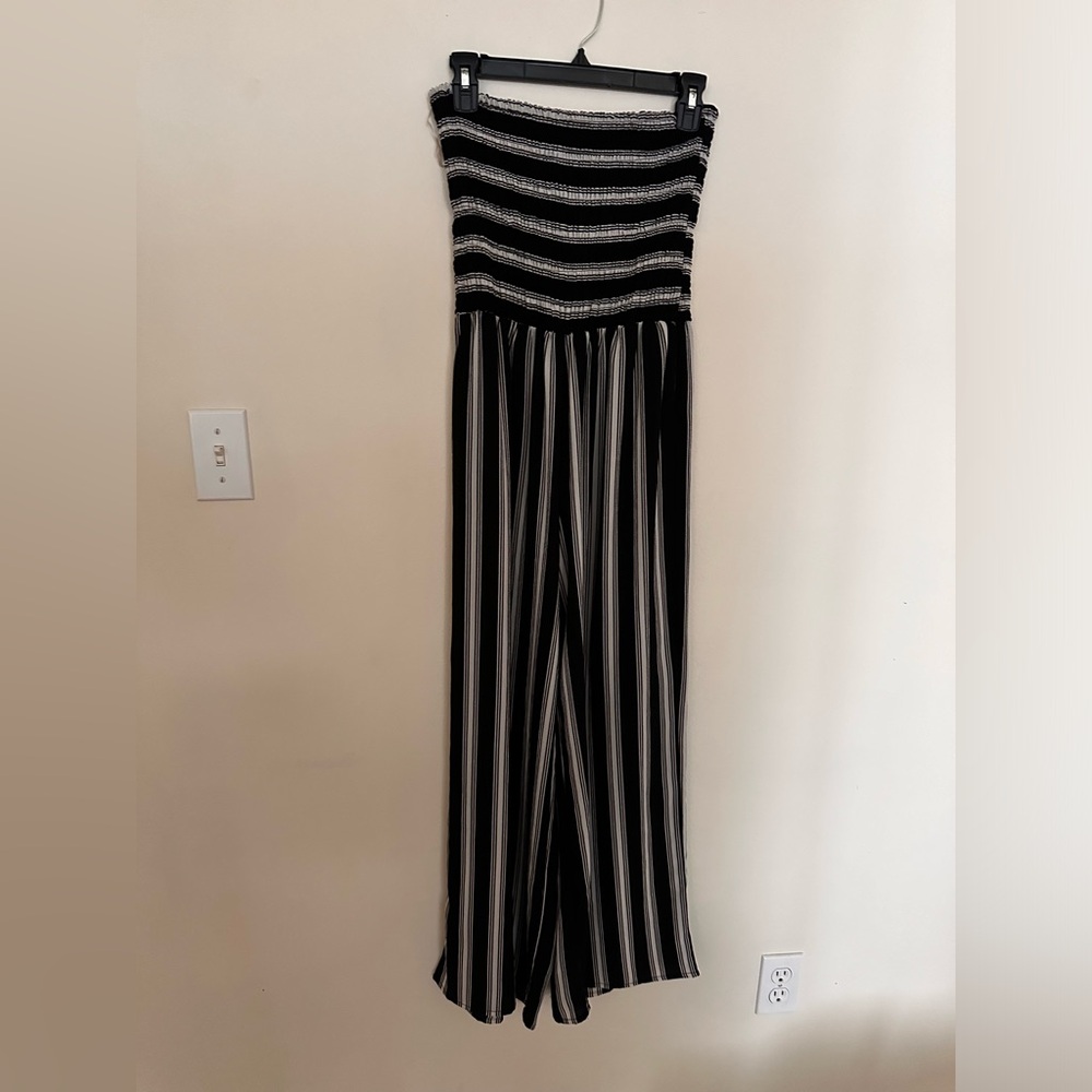 3/$30 ✨ Striped Black and White Jumpsuit